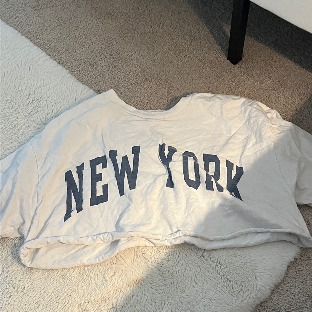 New York Graphic Crop Top